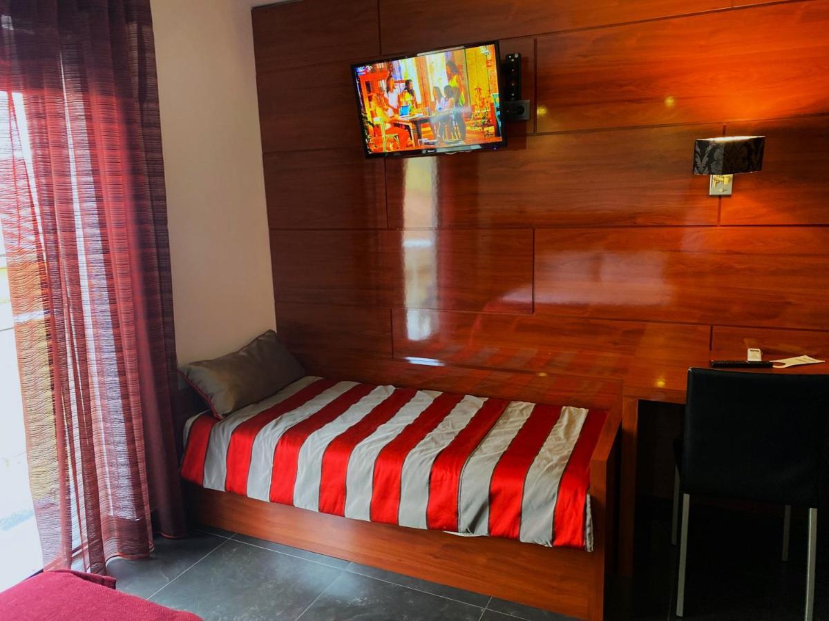 Hotel Oceano Назаре Екстериор снимка